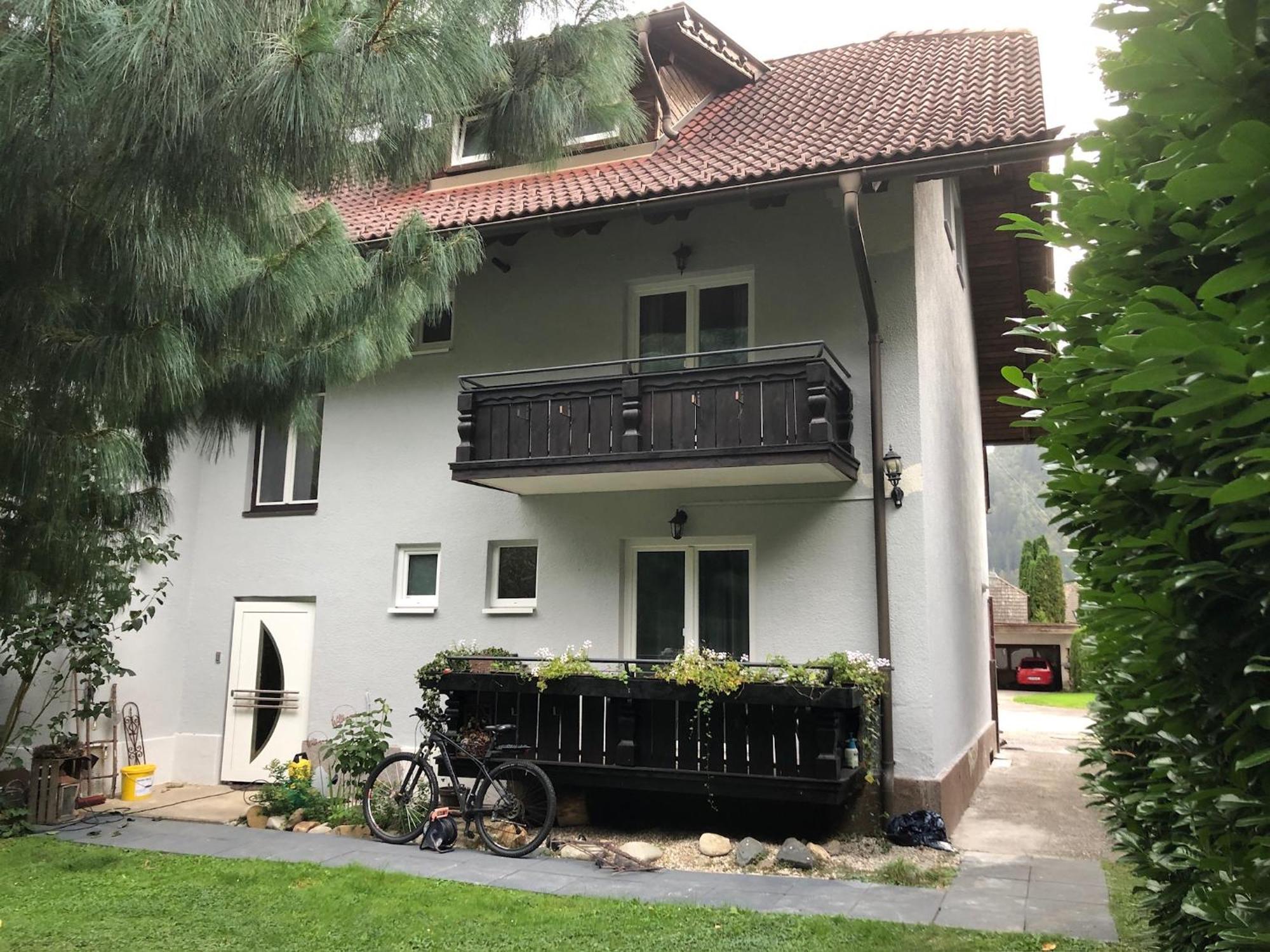Appartement Felsblick Ferienhaus Fuenf Sinne Dobriach Exterior photo